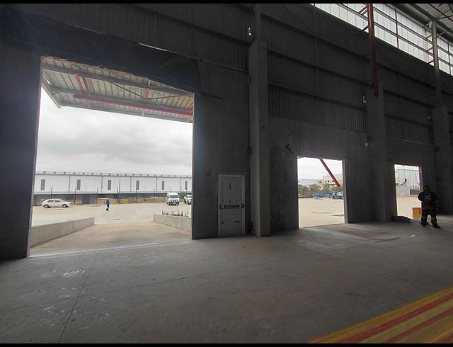 10,800M² WAREHOUSE TO LET IN RIVERFIELDS